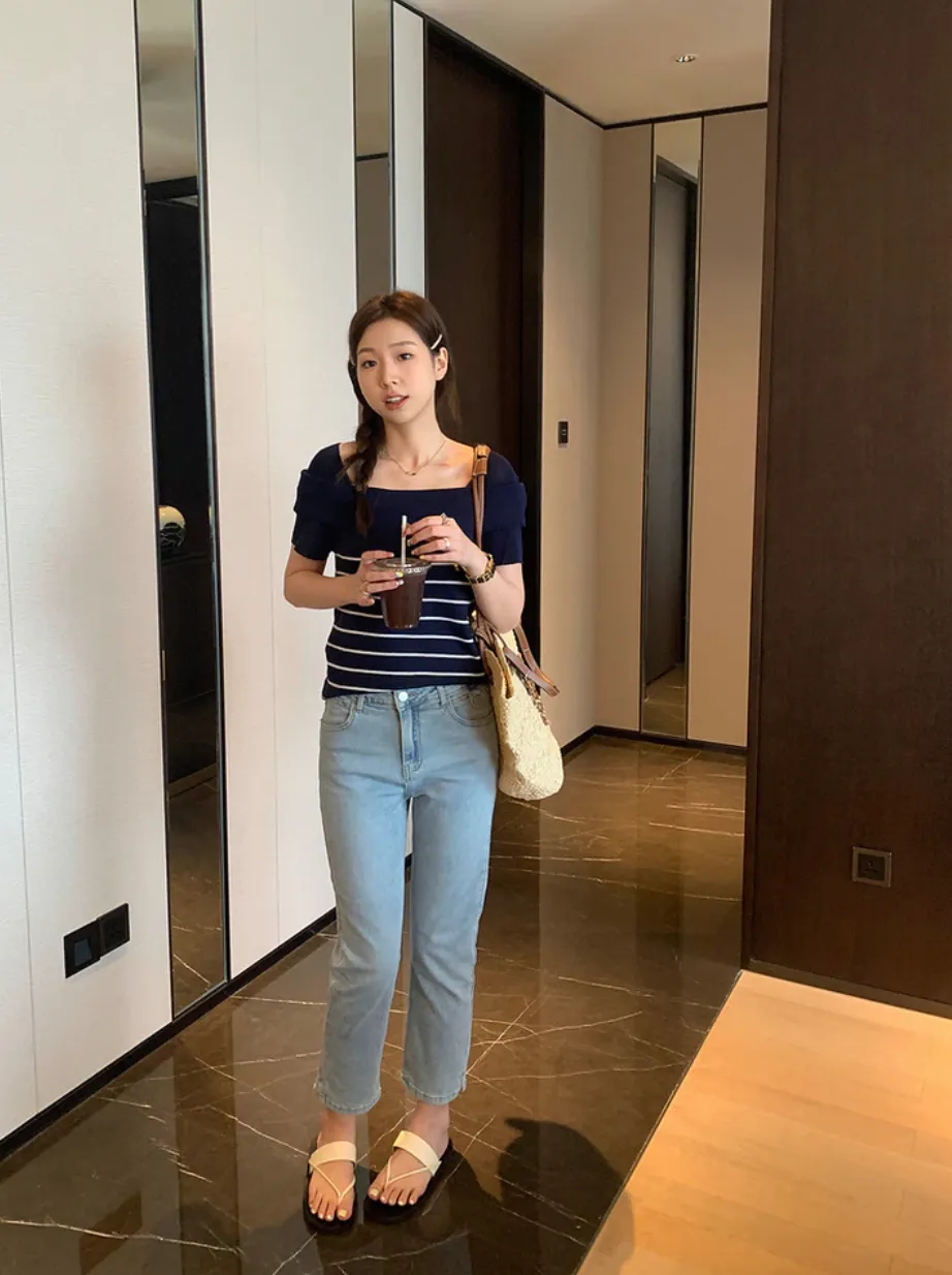 [Korean Style] High Waist Light Washed Straight Crop Jeans